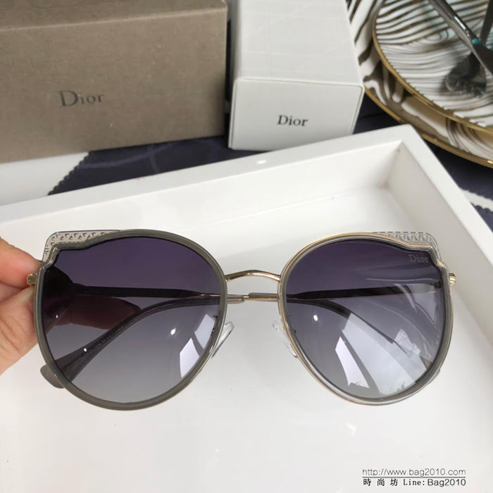 DIOR-迪奧 經典版型 偏光時尚高雅墨鏡 女士太陽鏡  lly1714